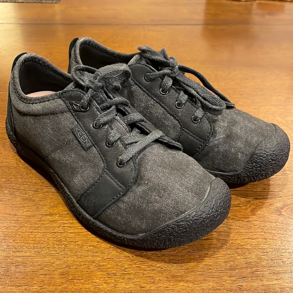 Keen Howser Lace up shoes Mens size 8.5M